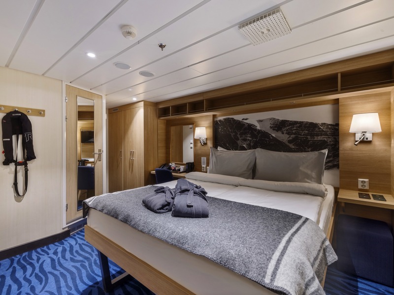 Polar Inside | Inside Cabin